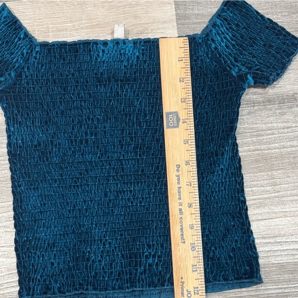 Urban Outfitters Light Before Dark Burgundy Velvet Smocked Top Size XS - Picture 9 of 10